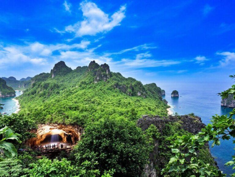 Khao Sam Roi Yot National Park – Nature’s Drama Near Hua Hin Golf